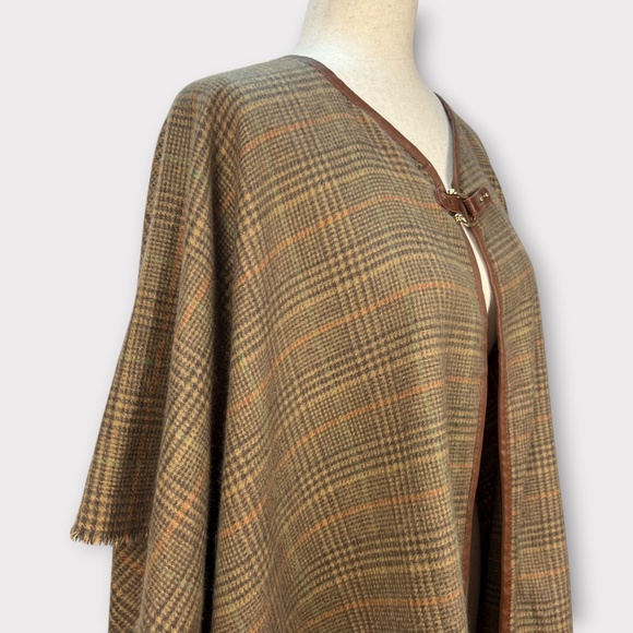 Vince Camuto Poncho Cape Plaid Brown Buckle British Heritage Academia Classic OS - Picture 4 of 12